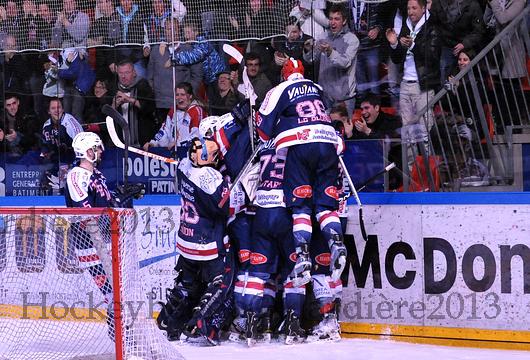 Photo hockey Ligue Magnus - LM Playoffs : 1/4, match 3 : Grenoble  vs Angers  - Les Brleurs ont encore du gaz !