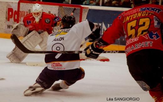 Photo hockey Ligue Magnus - LM playoffs : 1er tour, match 1 : Morzine-Avoriaz vs Chamonix  - Les Chamois plus prs des cmes