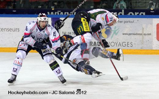 Photo hockey Ligue Magnus - LM Playoffs : 1er tour, match 2 : Grenoble vs Epinal - Grenoble : la slot machine est lancée Photo hockey Ligue Magnus - LM Playoffs : 1er tour, match 2 : Grenoble vs Epinal - Grenoble : la slot machine est lancée