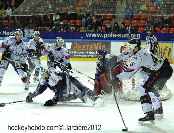 Photo hockey Ligue Magnus - LM Playoffs : 1er tour, match 2 : Grenoble vs Epinal - Grenoble : la slot machine est lancée Photo hockey Ligue Magnus - LM Playoffs : 1er tour, match 2 : Grenoble vs Epinal - Grenoble : la slot machine est lancée