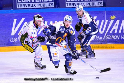 Photo hockey Ligue Magnus - LM Playoffs : 1er tour, match 5 : Grenoble  vs Epinal  - Grenoble  la peinalty