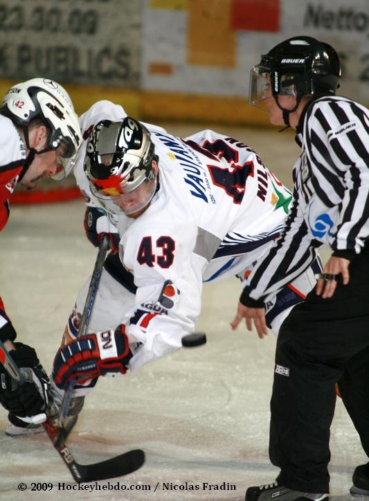 Photo hockey Ligue Magnus - Play-off :  finale, match 2 : Brianon  vs Grenoble  - Tableau noir et intensit physique