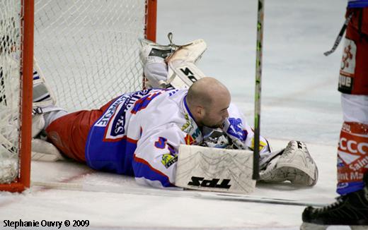Photo hockey Ligue Magnus - Play-off : 1/4 de finale, match 1 : Rouen vs Epinal  - Epinal battu . . . ou abattu ?