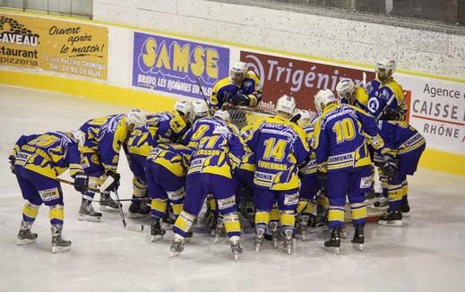 Photo hockey Ligue Magnus - Play-off : 1er tour, match 1 : Chamonix  vs Epinal  - Les Dauphins prennent leau