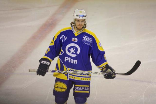 Photo hockey Ligue Magnus - Play-off : 1er tour, match 1 : Chamonix  vs Epinal  - Les Dauphins prennent leau