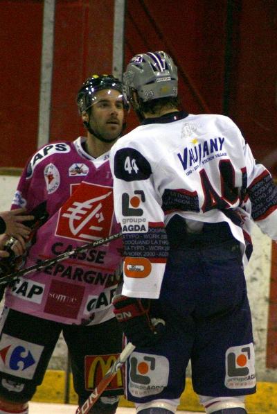 Photo hockey Ligue Magnus - Play-off Ligue Magnus : 1/4 de finale, match 2 : Amiens  vs Grenoble  - Koivula coeure le loup