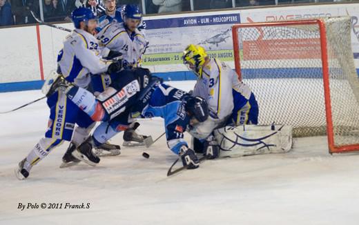 Photo hockey Ligue Magnus - Play-off Ligue Magnus : 1/4 de finale, match 2 : Angers  vs Villard-de-Lans - Les Ducs rgalent