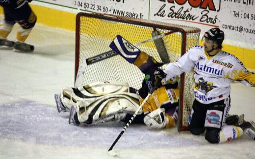 Photo hockey Ligue Magnus - Play-off Ligue Magnus : 1/4 de finale, match 3 : Chamonix  vs Rouen - Les Dragons en feu  Chamonix !