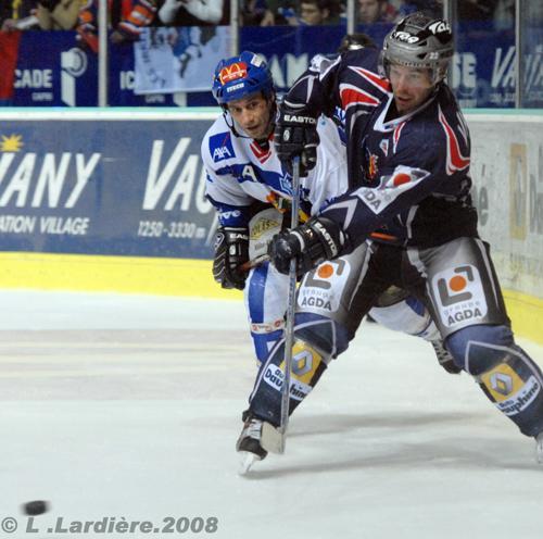 Photo hockey Ligue Magnus - PO 1/4 match 1 : Grenoble  vs Mont-Blanc - Grenoble lemporte dans la douleur ! 