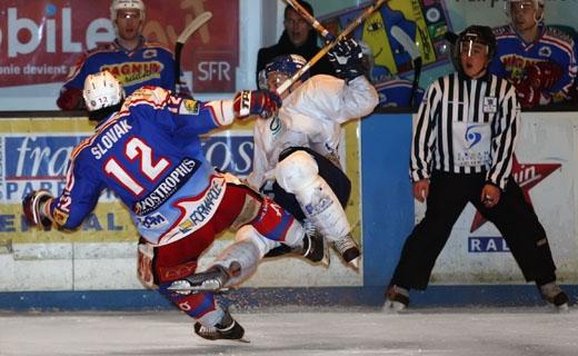 Photo hockey Ligue Magnus - PO 1er tour match 1 : Epinal  vs Dijon  - Epinal (d) joue, Dijon contre et ... gagne !