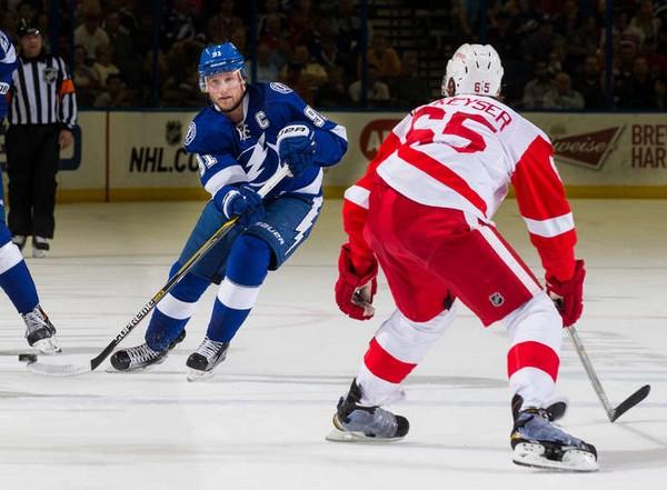 Photo hockey NHL : National Hockey League - AHL - NHL : National Hockey League - AHL - NHL : Detroit prend la foudre