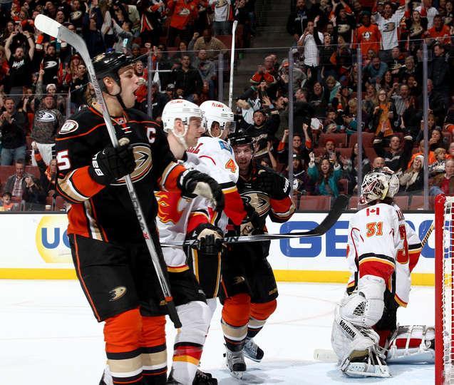 Photo hockey NHL : National Hockey League - AHL - NHL : National Hockey League - AHL - NHL : Getzlaf reu 5 sur 5
