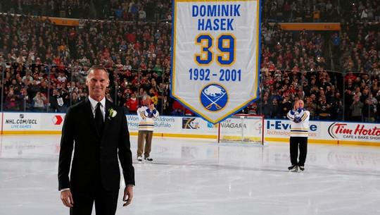 Photo hockey NHL : National Hockey League - AHL - NHL : National Hockey League - AHL - NHL : Hasek domine le toit de Buffalo