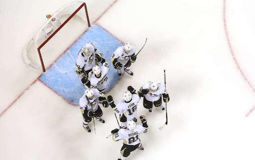Photo hockey NHL : National Hockey League - AHL - NHL : National Hockey League - AHL - NHL : La coupe au bout des doigts