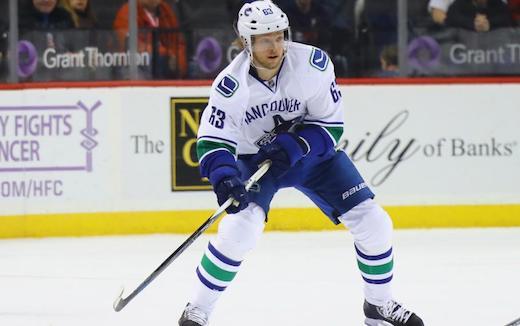 Photo hockey NHL : National Hockey League - AHL - NHL : National Hockey League - AHL - NHL: Larsen sort de l