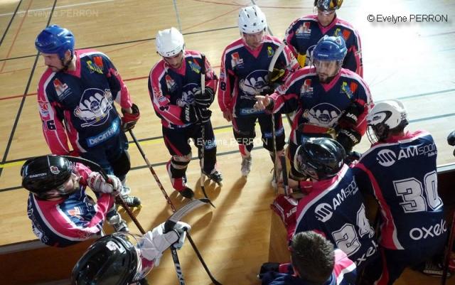 Photo hockey Roller Hockey - Roller Hockey - Les Chouettes font tourner la tête des Titans. Photo hockey Roller Hockey - Roller Hockey - Les Chouettes font tourner la tête des Titans.
