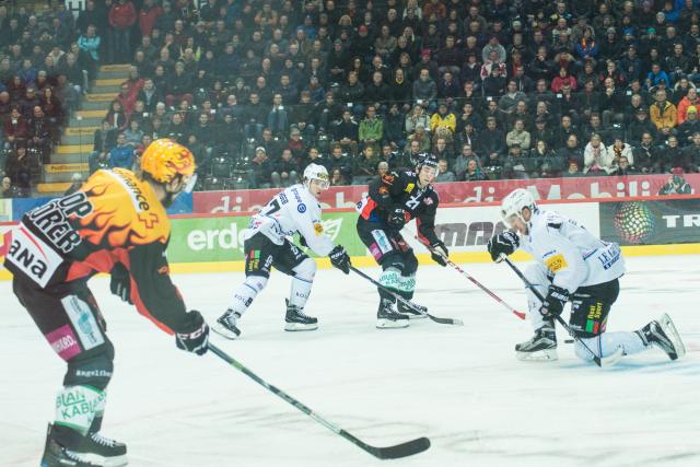 Photo hockey Suisse - National League -  : Bern vs Fribourg - Zaehringer Derby, jusqu