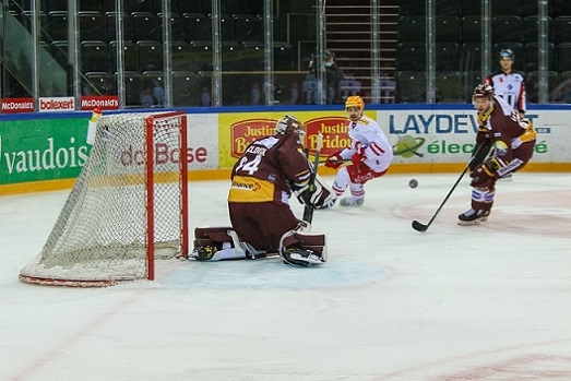 Photo hockey Suisse - National League -  : Genve vs Lausanne - Servette replonge