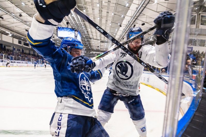 Photo hockey TELH - Tipsport Extraliga Lednho Hokeje - TELH - Tipsport Extraliga Lednho Hokeje - TELH : Les Indiens renversent les Chevaliers