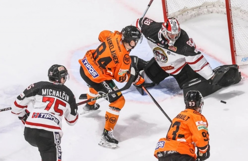 Photo hockey Tipsport Liga - Tipsport Liga - Tipos Extraliga : Choc en haut