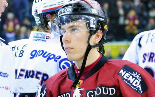 Photo hockey Eliot Berthon: en grenat et en bleu. - Hockey en France