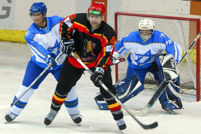 Photo hockey En Belgique avec Olivier Bouchard-Roland - Hockey en Europe Photo hockey En Belgique avec Olivier Bouchard-Roland - Hockey en Europe
