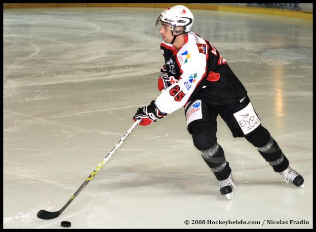 Photo hockey Brianon : Gary Leveque bless - Ligue Magnus : Brianon  (Les Diables Rouges)