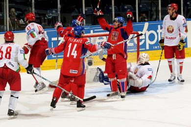 Photo hockey CM : Rp. Tchque, Russie mme combat - Championnats du monde
