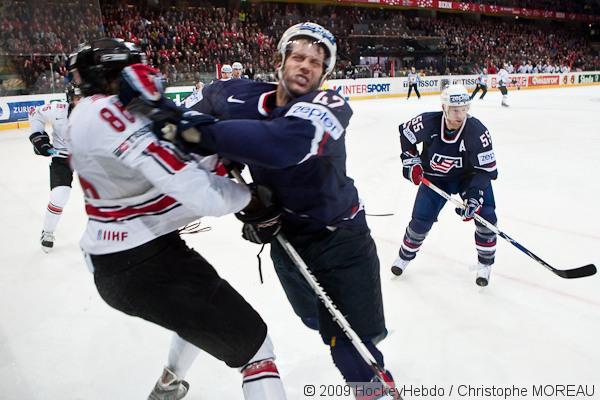 Photo hockey CM 09 : Sprunger/Backes - pas de sanction - Championnats du monde