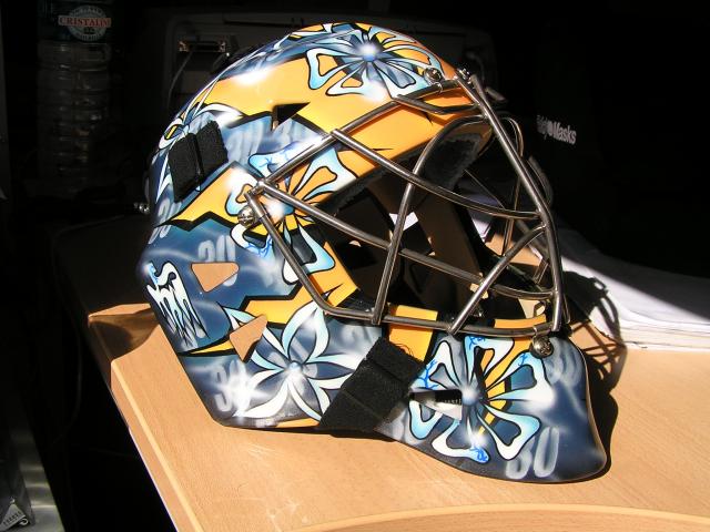 Photo hockey D1 : F. Agnel nous prsente son masque - Division 1 : Montpellier  (Les Vipers)