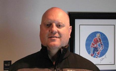 Photo hockey D1 : Un coach canadien  Neuilly - Division 1 : Neuilly/Marne (Les Bisons)