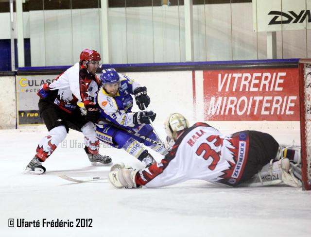 Photo hockey Epinal boucle son attaque - Ligue Magnus : Epinal (Les Wildcats) Photo hockey Epinal boucle son attaque - Ligue Magnus : Epinal (Les Wildcats)