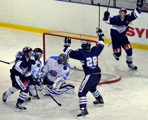 Photo hockey ET : Les frres ennemis - Hockey en Europe