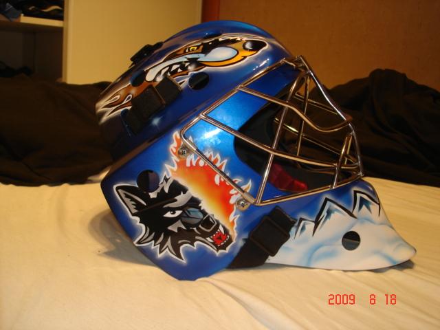 Photo hockey Grenoble: Caro Baldin prsente son masque - Hockey en France : Grenoble  (Les Brleurs de Loups)