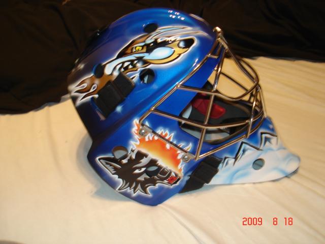 Photo hockey Grenoble: Caro Baldin prsente son masque - Hockey en France : Grenoble  (Les Brleurs de Loups)