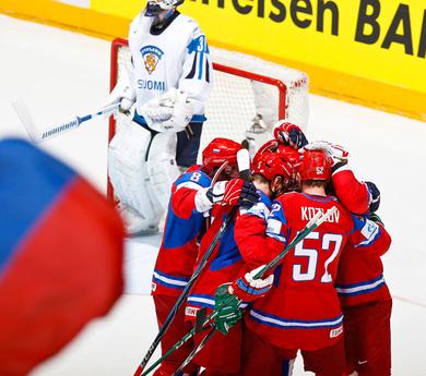 Photo hockey Hockey Mondial 10 : Russie et Sude en promenade - Championnats du monde