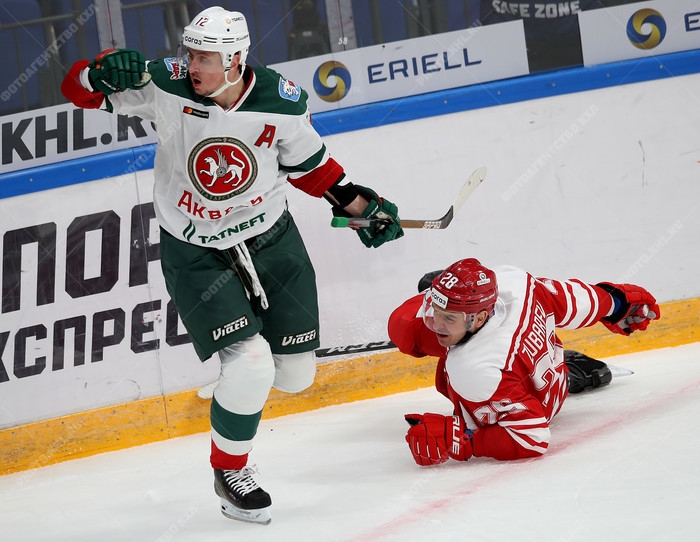 Photo hockey KHL : Combat interarmes - KHL - Kontinental Hockey League