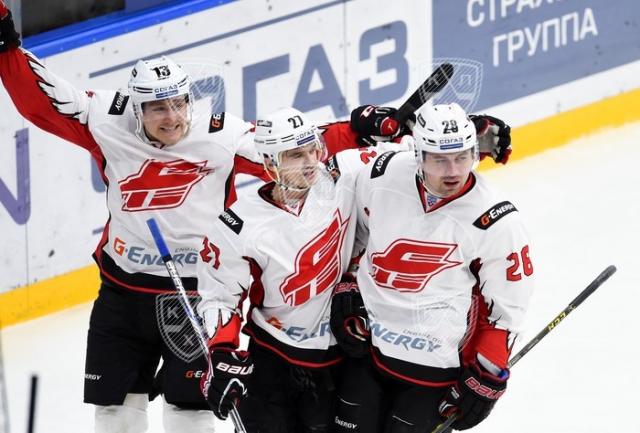 Photo hockey KHL : Dans les serres de l