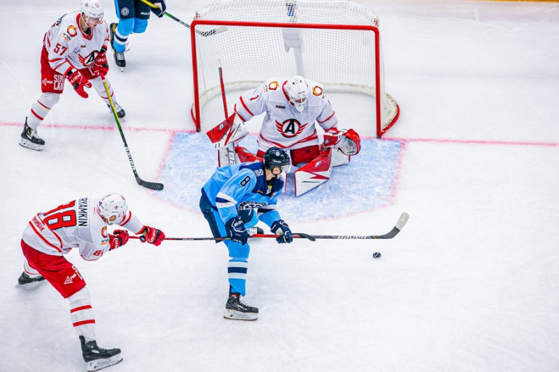 Photo hockey KHL : Fausse route - KHL - Kontinental Hockey League