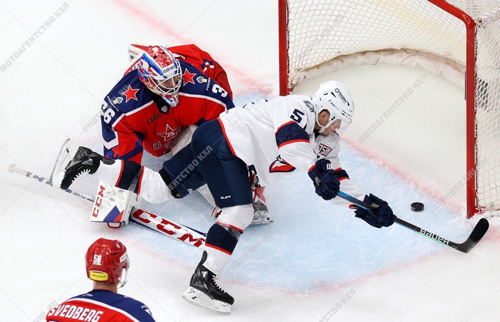 Photo hockey KHL : La charge du cervidé - KHL - Kontinental Hockey League