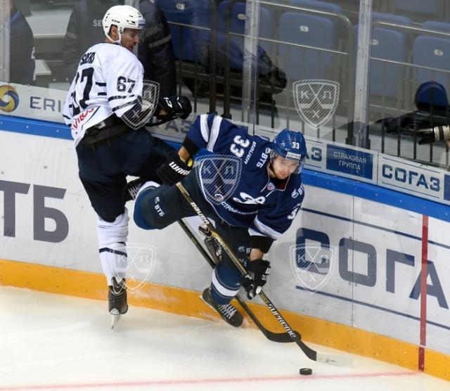 Photo hockey KHL : La chute de l Photo hockey KHL : La chute de l