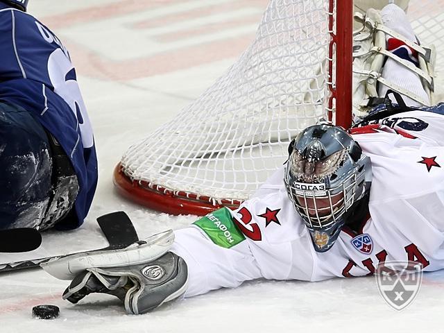 Photo hockey KHL : La gloire  porte de crosses - KHL - Kontinental Hockey League