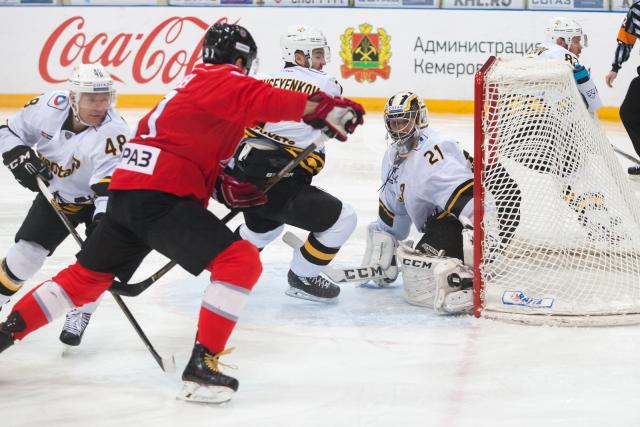 Photo hockey KHL : La lutte pour l