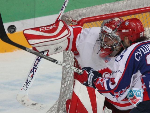 Photo hockey KHL : Le CSKA galise, le Spartak double - KHL - Kontinental Hockey League