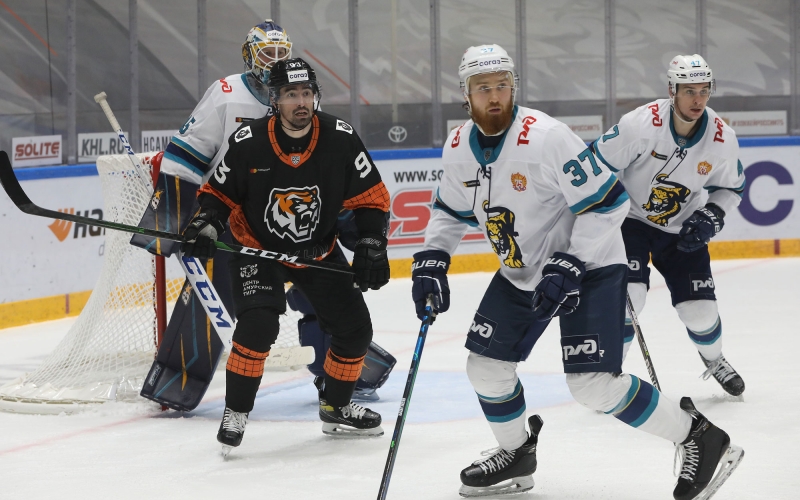 Photo hockey KHL : Le derby du froid - KHL - Kontinental Hockey League