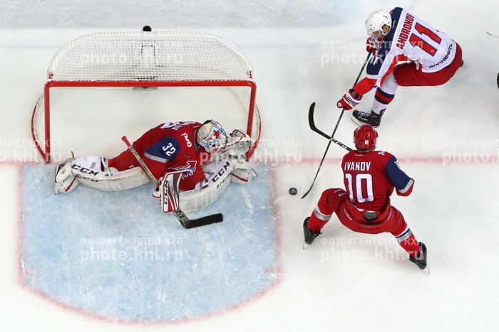 Photo hockey KHL : Le jeune espoir face  l