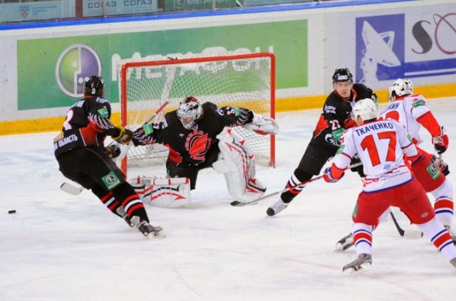 Photo hockey KHL : Le Lokomotiv pousse  fond les moteurs - KHL - Kontinental Hockey League