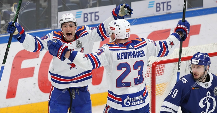 Photo hockey KHL : Le marteau s