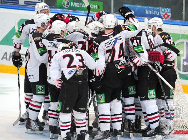 Photo hockey KHL : Le Metallurg qualifi, Omsk revit - KHL - Kontinental Hockey League