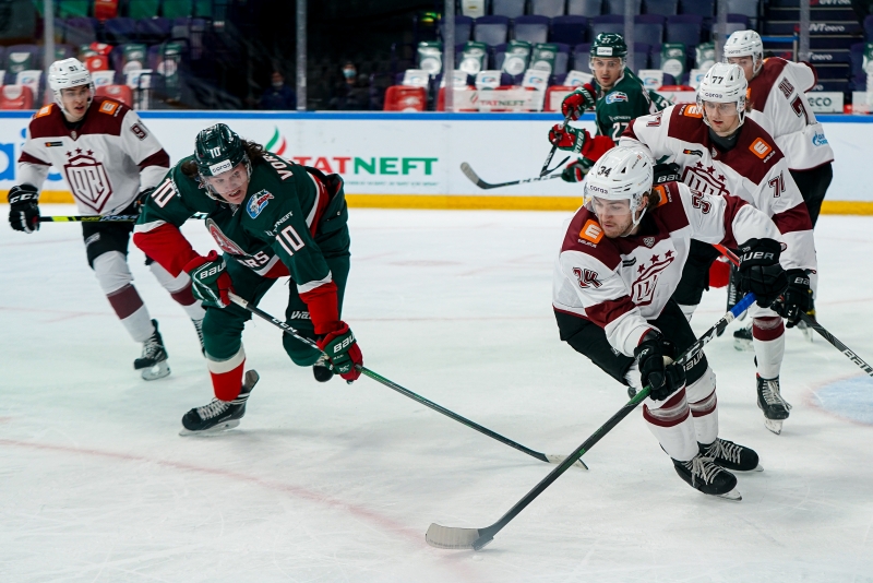 Photo hockey KHL : Le pot de terre brise le pot de fer - KHL - Kontinental Hockey League